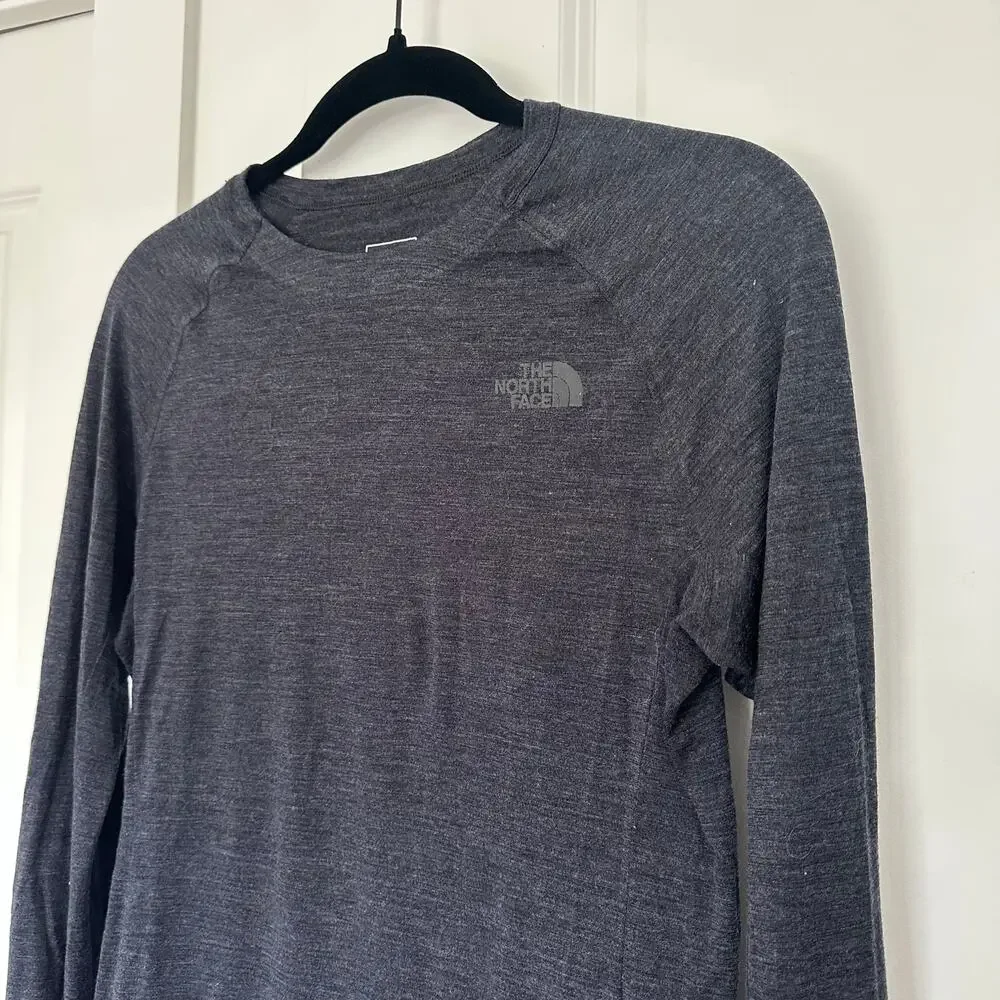 The North Face (S) Wool Base Layer Charcoal Gray Crewneck Long Sleeve Logo Shirt - Picture 2 of 5